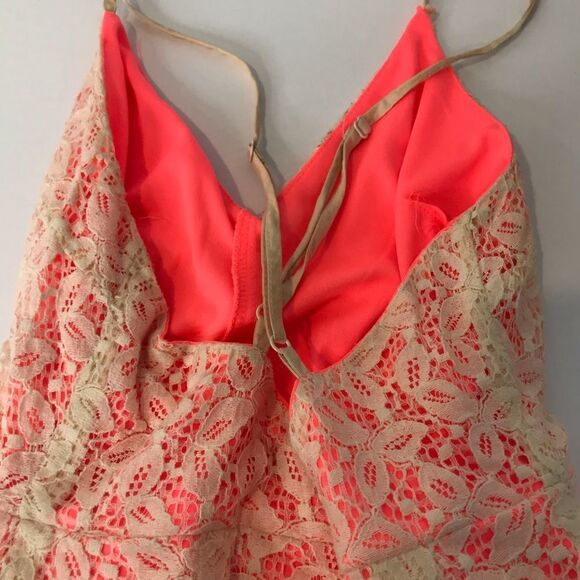 Lush Lace Overlay Romper sz M - Picture 5 of 6